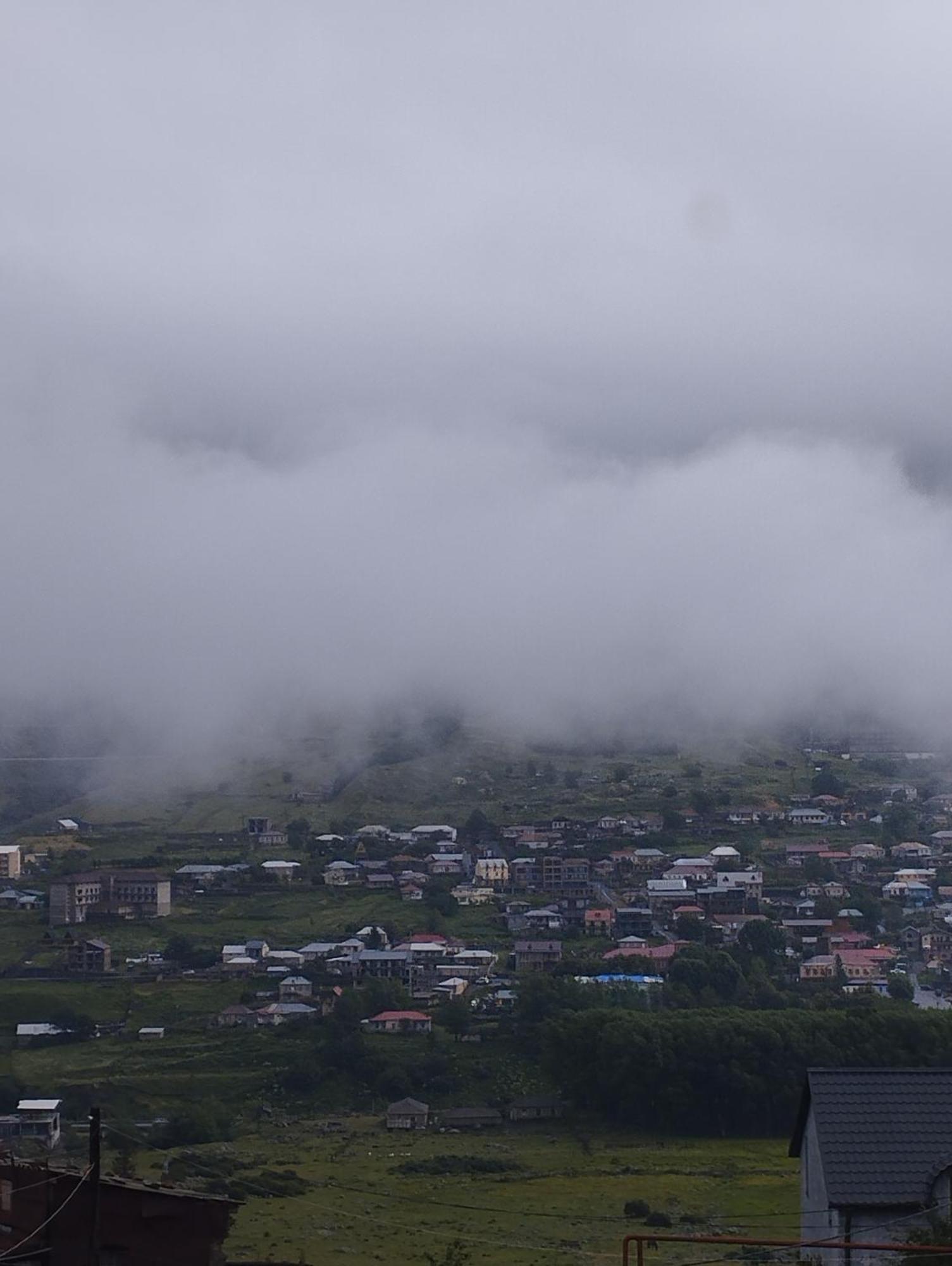 Kazbek View Hostel Степанцмінда Номер фото