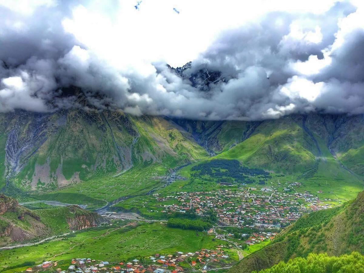 Kazbek View Hostel Степанцмінда Екстер'єр фото